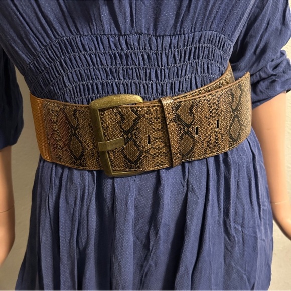 set of 3 Stylish elastic woman Belts - Picture 5 of 5